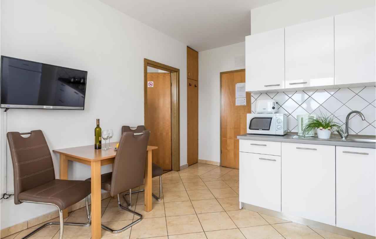 Nice Apartment In Volosko With Kitchen Extérieur photo